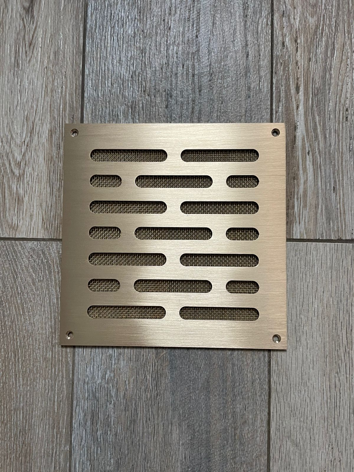 Вентиляционная решетка латунная шлифованная LR-11 170х170